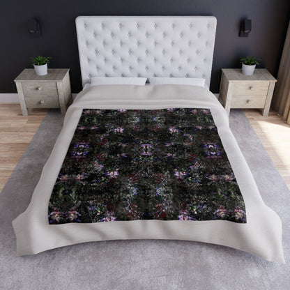 crushed-velvet-blanket-orchid-dark-botanicals-kaleidoscope-6